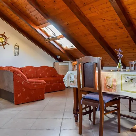 Bella Vista Apartment Mali Iz